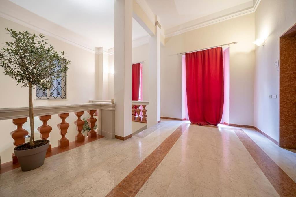Free Parking - Meraviglioso Appartamento A Modena Esterno foto